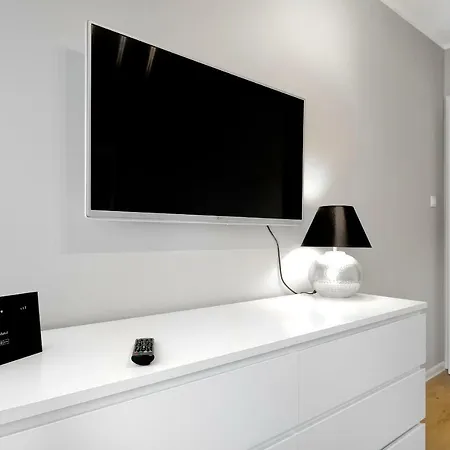 City Center Swidnicka 11 *